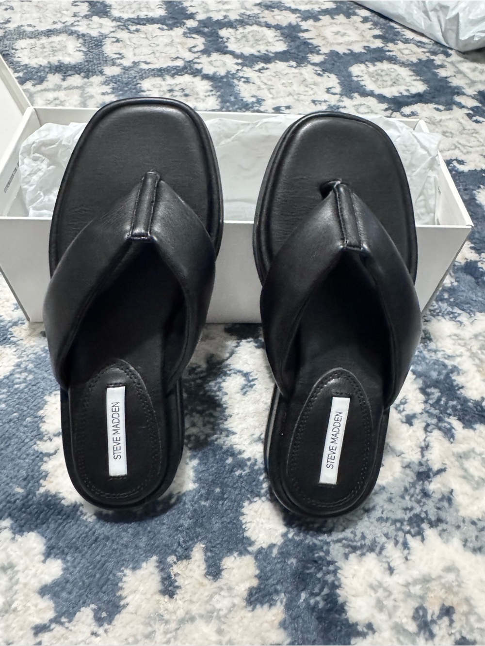 Steve Madden Black Padded Thong Sandals NIB